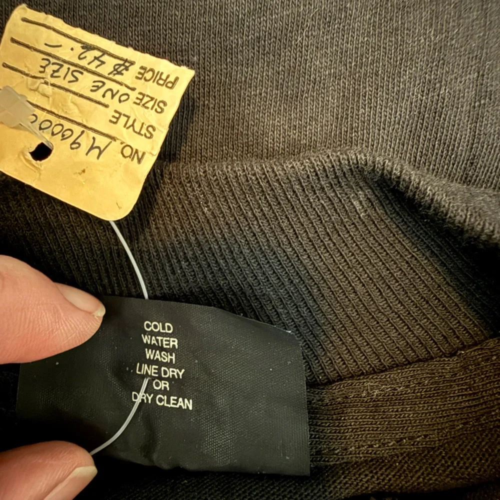 Colorfully embroidered black LS shirt - Picture 4 of 7